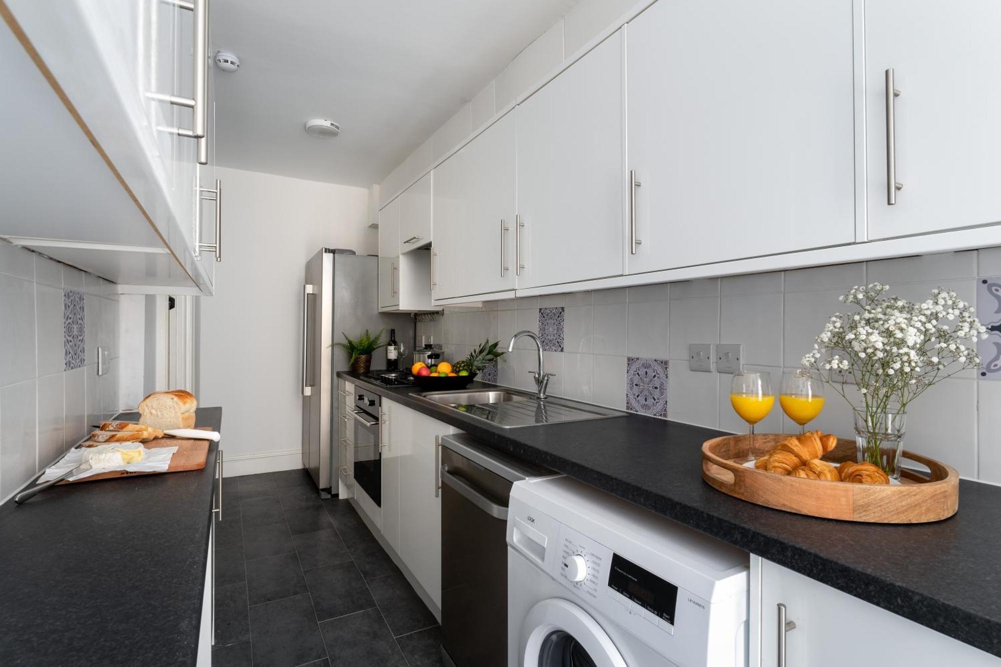 Near Beach, Torquay Heights Modern Apartments, Pet Friendly Bilik gambar
